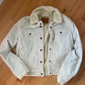 Levi’s Sherpa lined trucker Jean jacket size L
